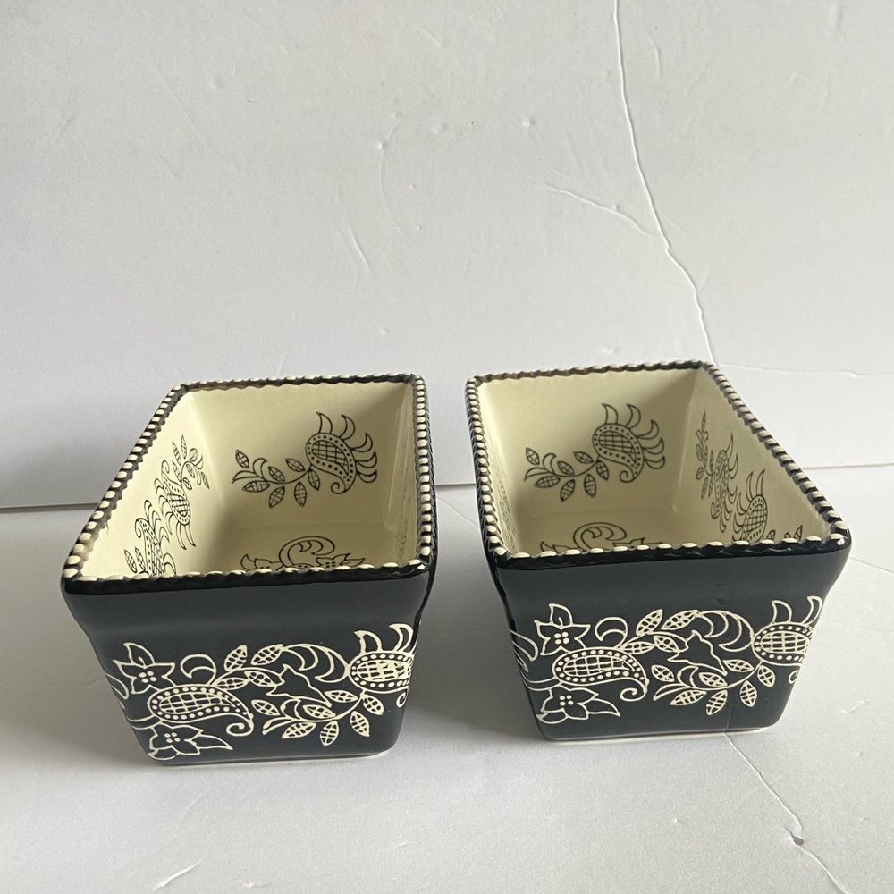 Baum Stoneware Mini Loaf Pans Baking Dishes  B&W Floral Paisley 6x4x3” Set Of 2